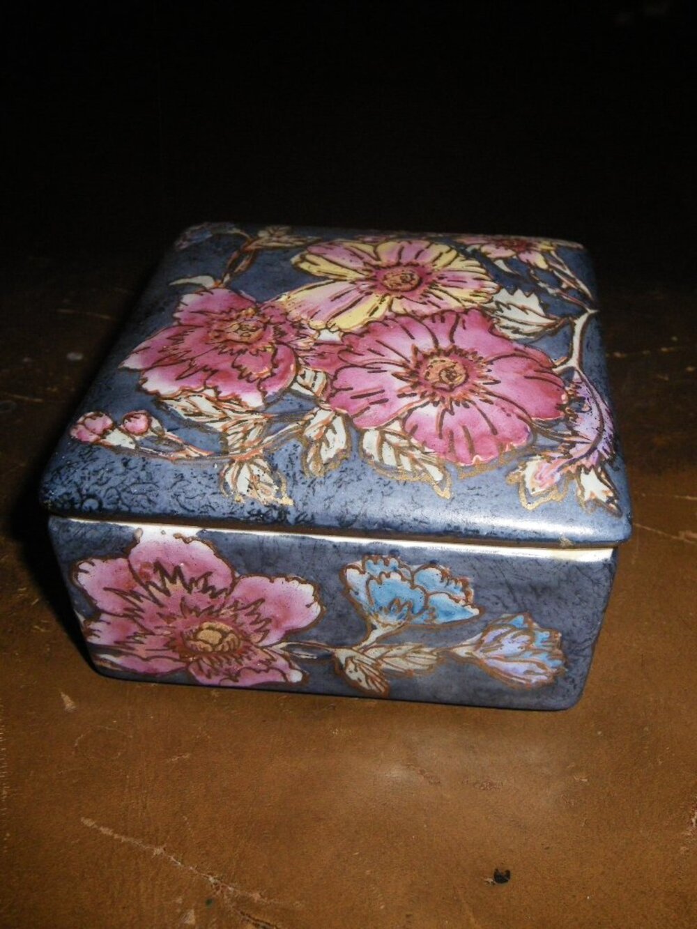 Vintage Porcelain Floral Ornate Design Jewelry Trinket Knick Nack Box